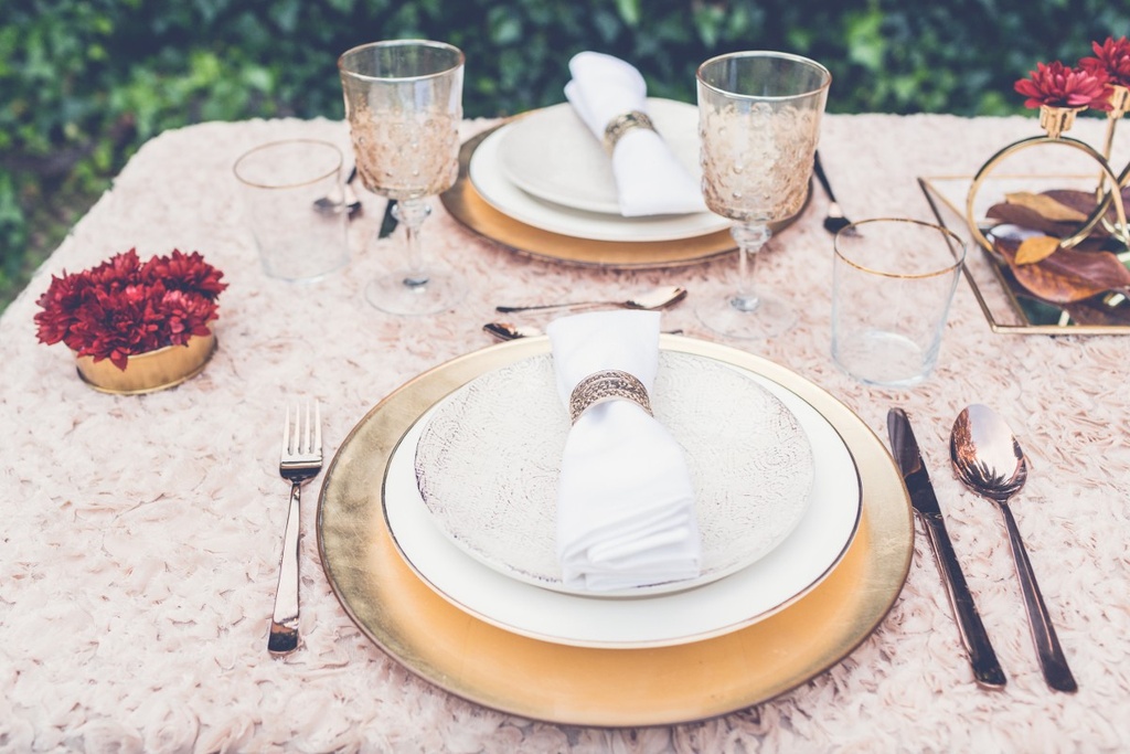 ALQUILER MANTELERIAS, SERVILLETAS Y CAMINOS DE MESA